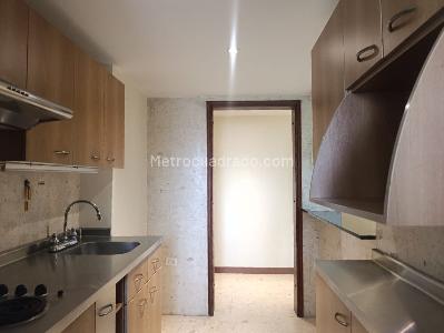 Apartamento de 1 alcoba en arriendo en El Diamante No. 2, Medellín, 53 m² · foto 4 de 12