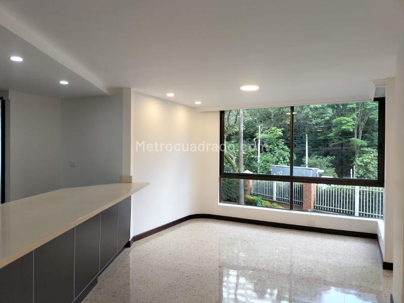 Apartamento de 3 Alcobas con Mármol y Terraza en El Poblado - 3