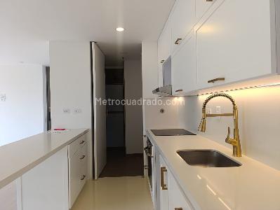 Apartamento de 2 alcobas en venta en Poblado Alto, Medellín, 110 m² · foto 7 de 18