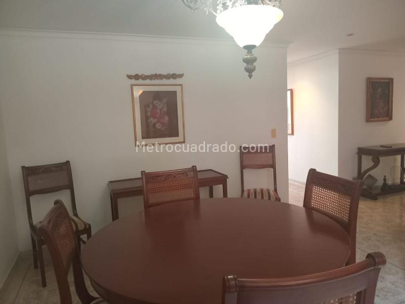 Apartamento de 3 Alcobas con Estudio y 3 Balcones en El Poblado - 6