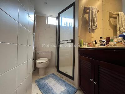 Apartamento de 3 alcobas en venta en El Poblado, Medellín, 207 m² · foto 18 de 18