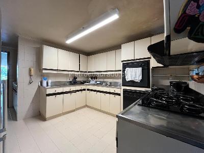 Apartamento de 3 alcobas en venta en El Poblado, Medellín, 207 m² · foto 7 de 18