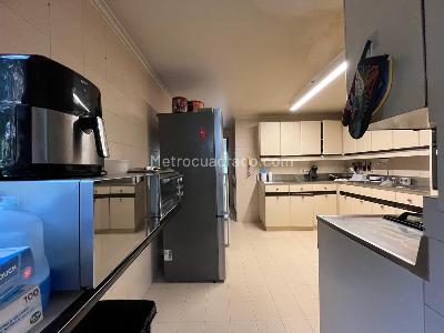 Apartamento de 3 alcobas en venta en El Poblado, Medellín, 207 m² · foto 8 de 18