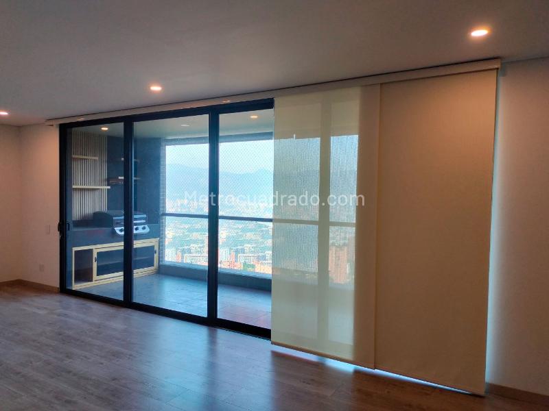 Apartamento de 2 Alcobas en Unidad Cerrada en El Poblado - 3