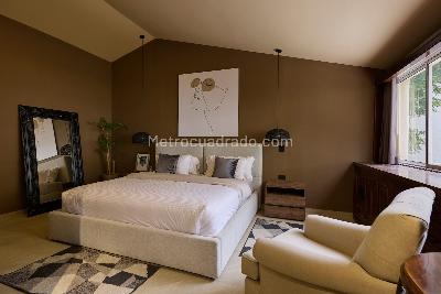 Apartamento de 3 alcobas en venta en El Tesoro, Medellín, 260 m² · foto 15 de 19