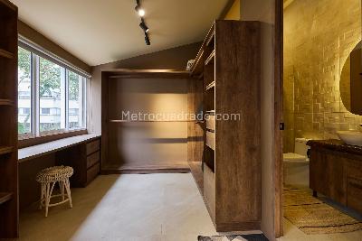 Apartamento de 3 alcobas en venta en El Tesoro, Medellín, 260 m² · foto 16 de 19