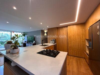Apartamento de 2 alcobas en venta en El Poblado, Medellín, 150 m² · foto 10 de 20