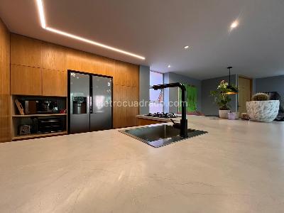 Apartamento de 2 alcobas en venta en El Poblado, Medellín, 150 m² · foto 12 de 20