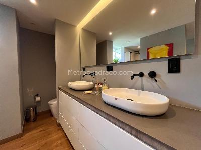 Apartamento de 2 alcobas en venta en El Poblado, Medellín, 150 m² · foto 19 de 20