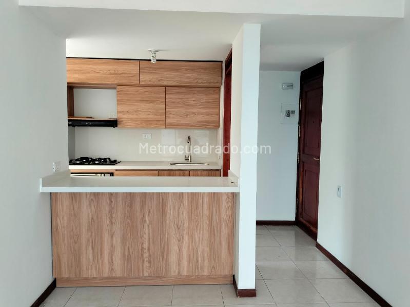 Atractivo Apartamento de 4 Alcobas con 2 Terrazas en El Poblado - 5