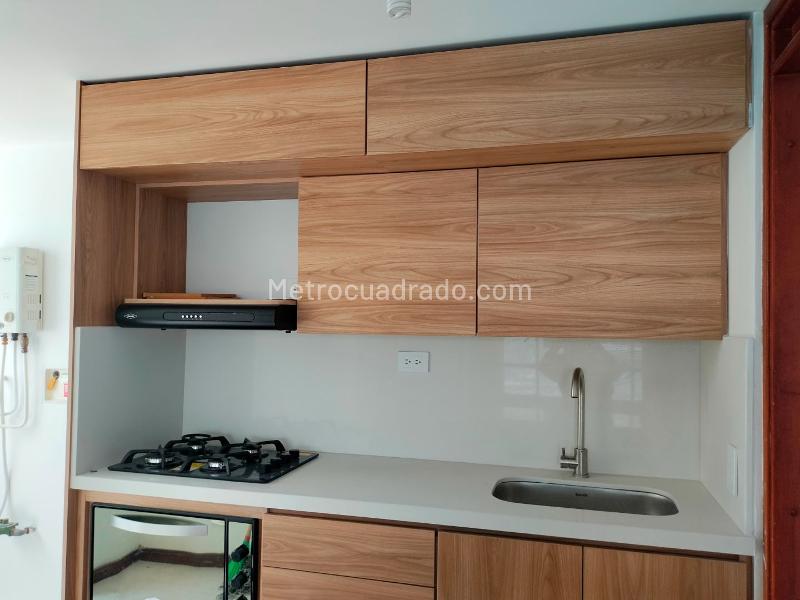 Atractivo Apartamento de 4 Alcobas con 2 Terrazas en El Poblado - 7