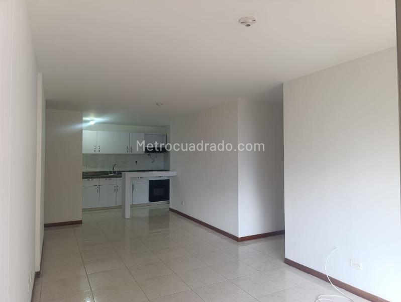 Amplio Apartamento de 3 Alcobas en El Poblado con Amenities - 3