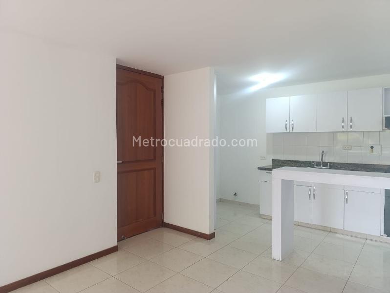 Amplio Apartamento de 3 Alcobas en El Poblado con Amenities - 4