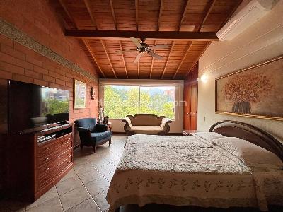 Casa de 3 alcobas en venta en Envigado, Envigado, 235 m² · foto 16 de 20