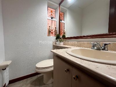 Casa de 3 alcobas en venta en Envigado, Envigado, 235 m² · foto 18 de 20