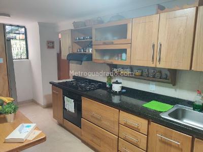 Apartamento de 4 alcobas en venta en Castropol, Medellín, 160 m² · foto 6 de 15
