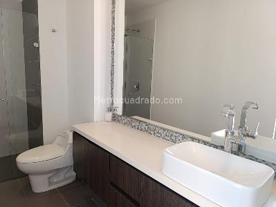 Apartamento de 2 alcobas en venta en El Poblado, Medellín, 87 m² · foto 17 de 19