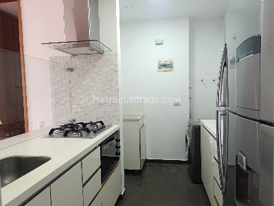 Apartamento de 2 alcobas en venta en El Poblado, Medellín, 87 m² · foto 8 de 19