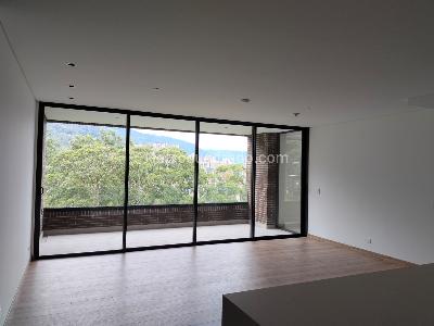 Apartamento de 2 alcobas en venta en Altos Del Poblado, Medellín, 117 m² · foto 2 de 20