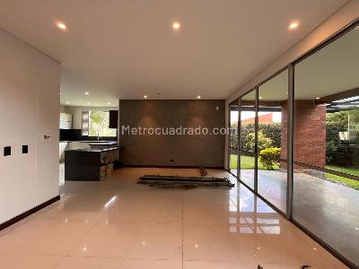 Casa en arriendo en Envigado, Envigado · foto 3 de 20