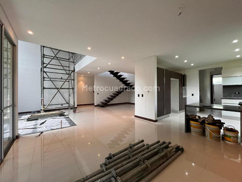 Casa – Envigado, Valle de Aburrá - Más