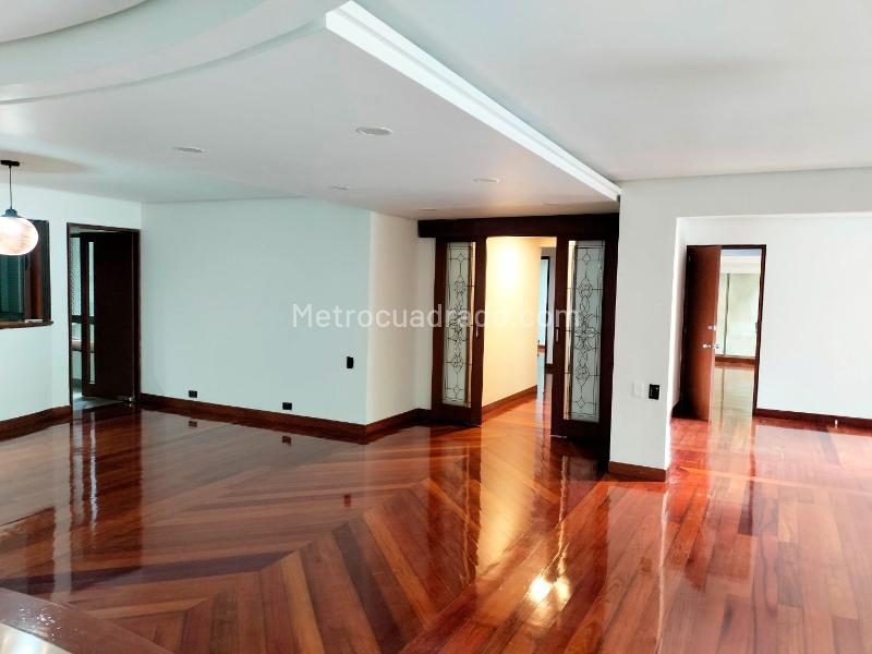 Apartamento de Lujo de 3 Alcobas cerca a Restaurantes en El Poblado - 2