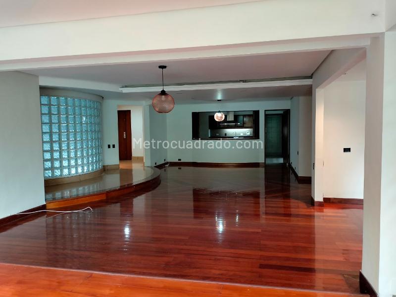 Apartamento de Lujo de 3 Alcobas cerca a Restaurantes en El Poblado - 4