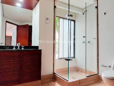 Apartamento en venta en El Poblado, Medellín · foto 17 de 18