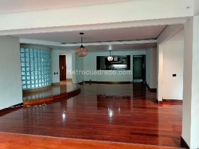 Apartamento en venta en El Poblado, Medellín · foto 4 de 18