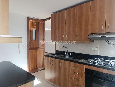 Apartamento de 3 alcobas en venta en El Poblado, Medellín, 143 m² · foto 7 de 18