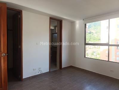 Apartamento de 3 alcobas en venta en El Poblado, Medellín, 143 m² · foto 8 de 18