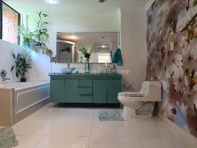 Apartamento en venta en El Poblado, Medellín · foto 18 de 20