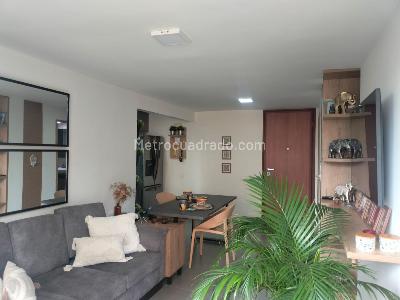 Apartamento en arriendo en El Poblado, Medellín · foto 4 de 13