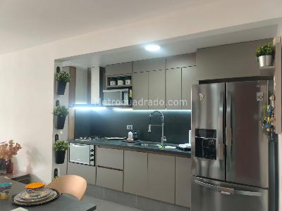 Apartamento en arriendo en El Poblado, Medellín · foto 5 de 13