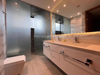 Apartamento de 3 alcobas en venta en El Poblado, Medellín, 245 m² · foto 17 de 20
