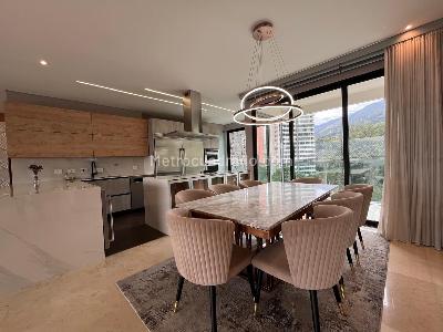 Apartamento de 3 alcobas en venta en El Poblado, Medellín, 245 m² · foto 6 de 20