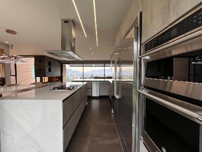 Apartamento de 3 alcobas en venta en El Poblado, Medellín, 246 m² · foto 9 de 20