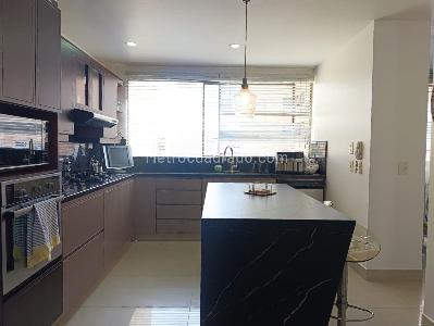 Apartamento en venta en El Poblado, Medellín · foto 6 de 20
