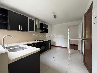 Apartamento de 4 alcobas en venta en El Poblado, Medellín, 195 m² · foto 8 de 20