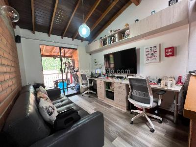 Casa de 3 alcobas en venta en Envigado, Envigado, 141 m² · foto 10 de 19