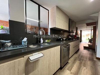 Casa de 3 alcobas en venta en Envigado, Envigado, 141 m² · foto 6 de 19