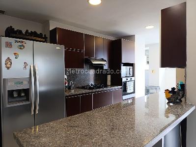 Apartamento de 2 alcobas en venta en El Poblado, Medellín, 146 m² · foto 11 de 18