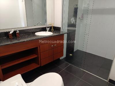 Apartamento de 2 alcobas en venta en El Poblado, Medellín, 146 m² · foto 17 de 18