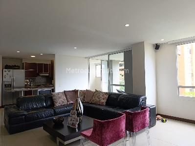 Apartamento de 2 alcobas en venta en El Poblado, Medellín, 146 m² · foto 2 de 18