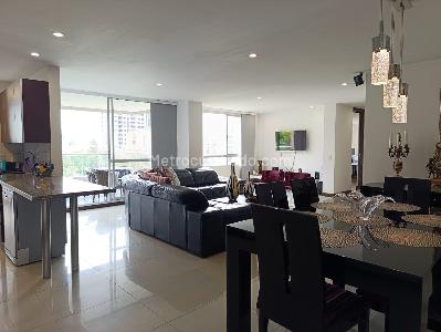 Apartamento de 2 alcobas en venta en El Poblado, Medellín, 146 m² · foto 3 de 18