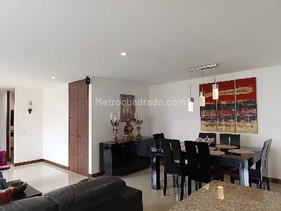 Apartamento de 2 alcobas en venta en El Poblado, Medellín, 146 m² · foto 8 de 18