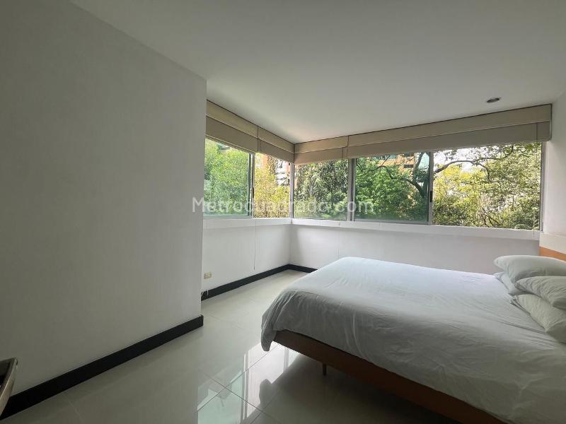 1BR Studio Apartment with Pool in El Poblado - 9