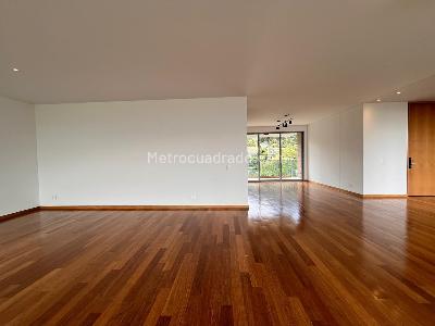 Apartamento de 3 alcobas en venta en El Poblado, Medellín, 320 m² · foto 2 de 20