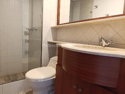 Apartamento de 3 alcobas en arriendo en Los Naranjos, Medellín, 113 m² · foto 17 de 18