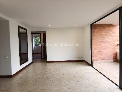 Apartamento de 3 alcobas en arriendo en Los Naranjos, Medellín, 113 m² · foto 3 de 18